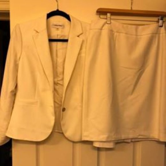 Calvin Klein Cream Suit - Picture 1 of 1